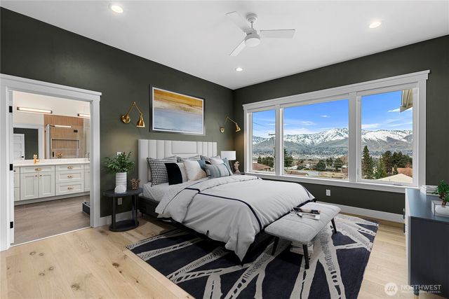 327 23rd Street NE, East Wenatchee, WA 98802