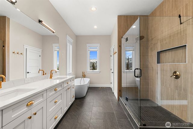 327 23rd Street NE, East Wenatchee, WA 98802