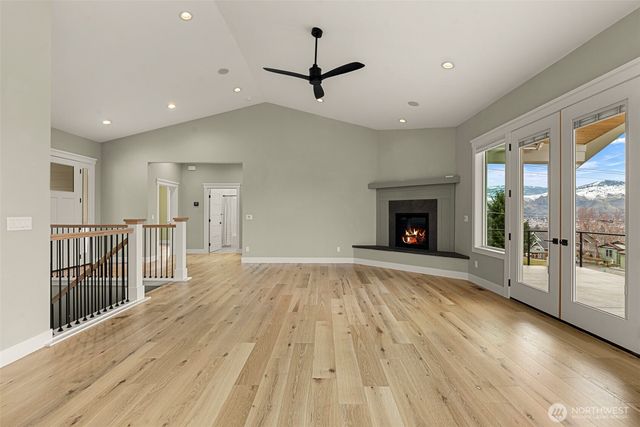 327 23rd Street NE, East Wenatchee, WA 98802