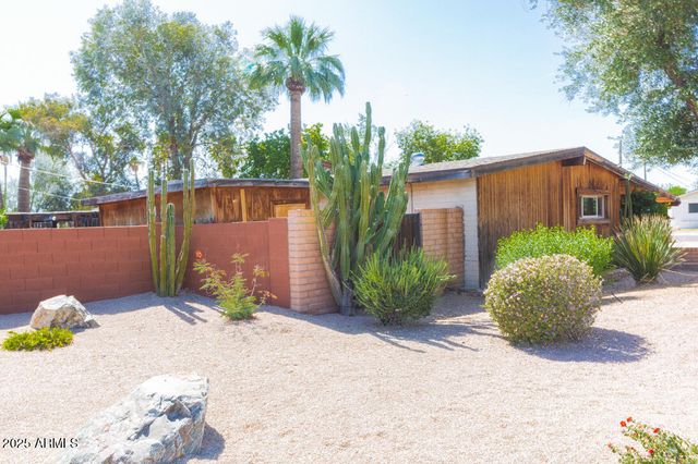 2601 N 68TH Place, Scottsdale, AZ 85257