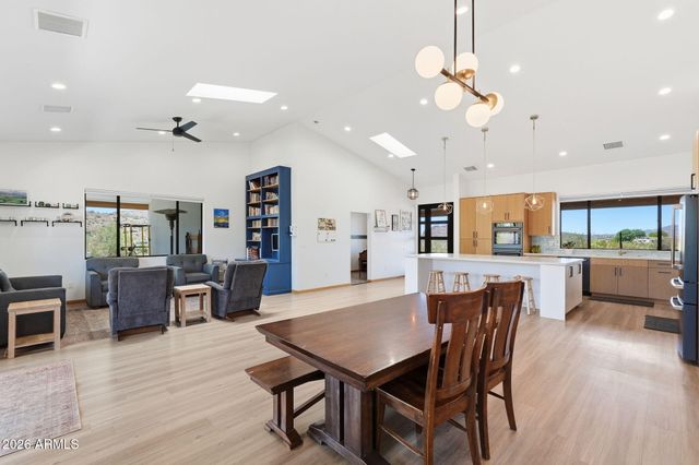 43131 N 20TH Street, New River, AZ 85087