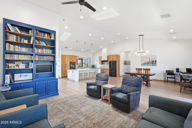 43131 N 20TH Street, New River, AZ 85087