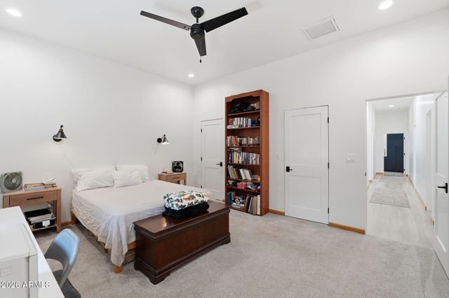 43131 N 20TH Street, New River, AZ 85087