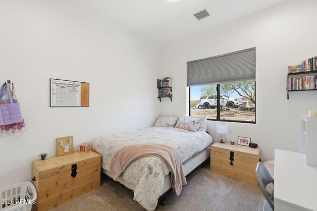 43131 N 20TH Street, New River, AZ 85087