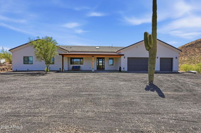 43131 N 20TH Street, New River, AZ 85087
