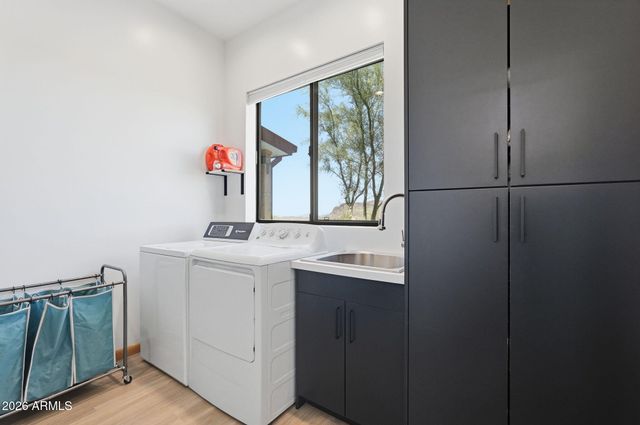 43131 N 20TH Street, New River, AZ 85087
