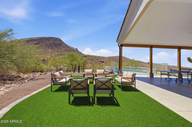 43131 N 20TH Street, New River, AZ 85087
