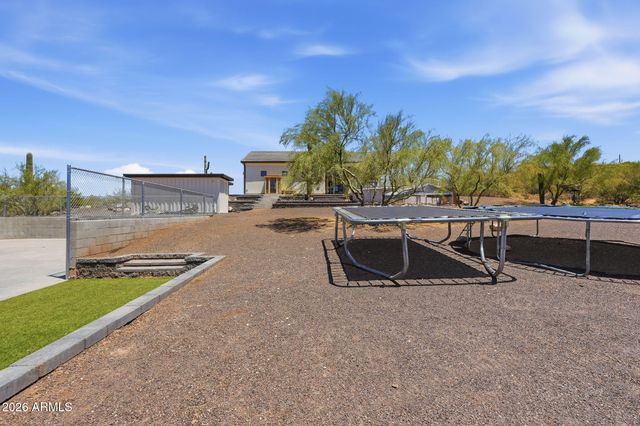43131 N 20TH Street, New River, AZ 85087