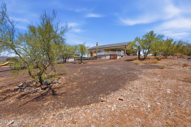 43131 N 20TH Street, New River, AZ 85087