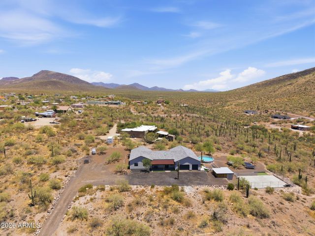 43131 N 20TH Street, New River, AZ 85087