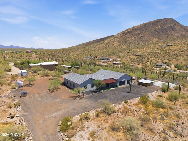 43131 N 20TH Street, New River, AZ 85087