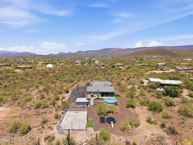 43131 N 20TH Street, New River, AZ 85087