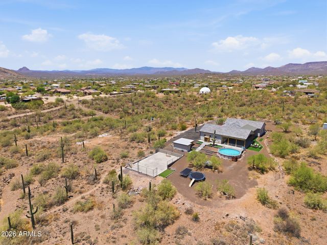 43131 N 20TH Street, New River, AZ 85087