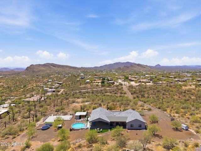 43131 N 20TH Street, New River, AZ 85087