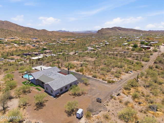 43131 N 20TH Street, New River, AZ 85087