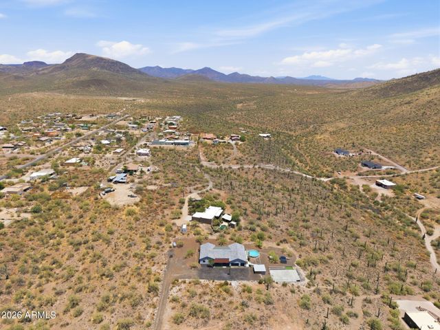 43131 N 20TH Street, New River, AZ 85087