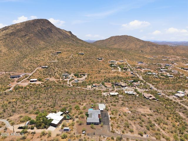 43131 N 20TH Street, New River, AZ 85087