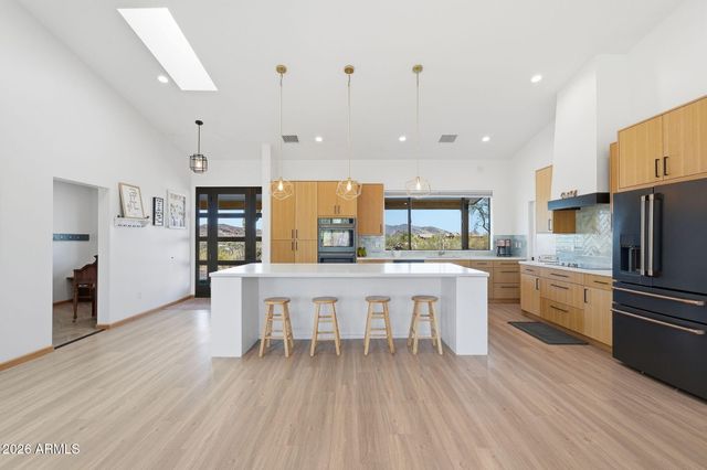 43131 N 20TH Street, New River, AZ 85087