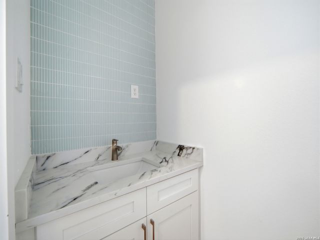 205 Toledo, San Antonio, TX 78203