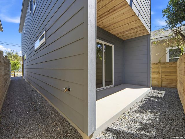 205 Toledo, San Antonio, TX 78203