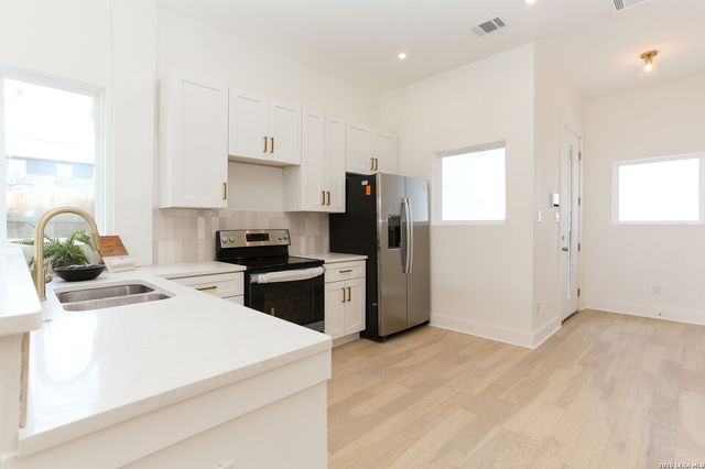 205 Toledo, San Antonio, TX 78203