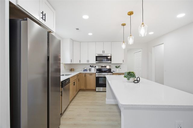 408 S Oak Street, Seneca, SC 29678