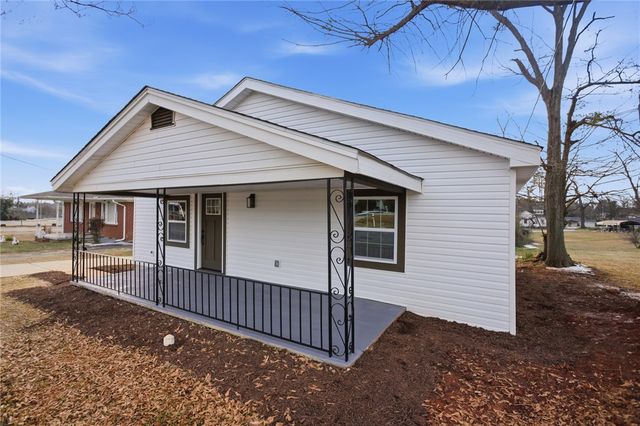 408 S Oak Street, Seneca, SC 29678