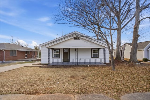 408 S Oak Street, Seneca, SC 29678