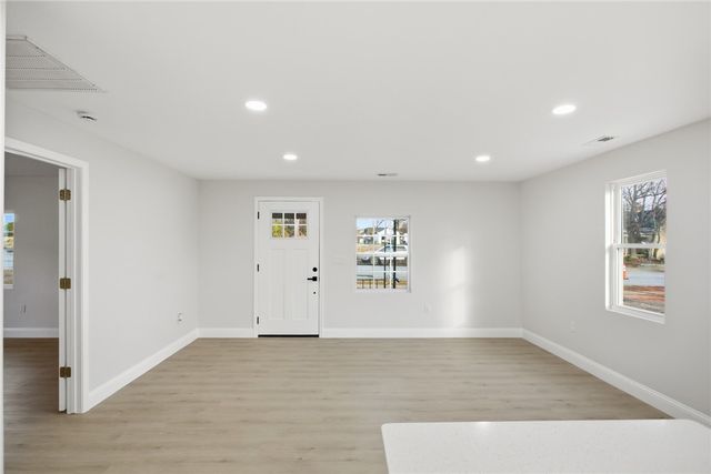 408 S Oak Street, Seneca, SC 29678