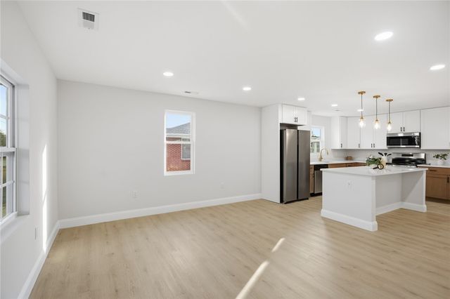 408 S Oak Street, Seneca, SC 29678