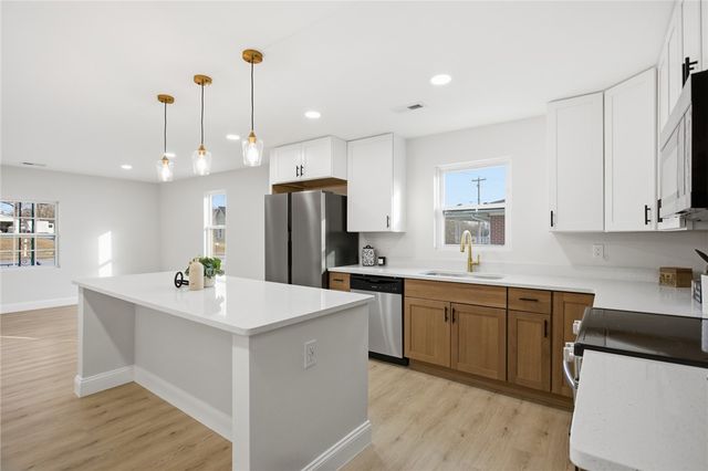 408 S Oak Street, Seneca, SC 29678