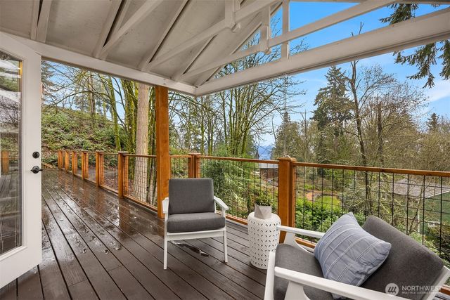 1585 NE Park View Drive, Bainbridge Island, WA 98110