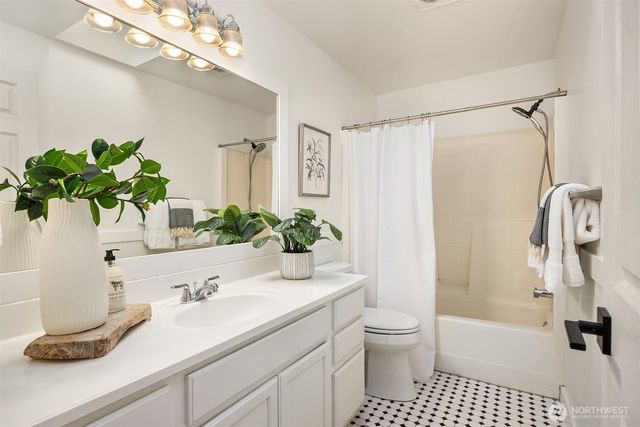 1585 NE Park View Drive, Bainbridge Island, WA 98110