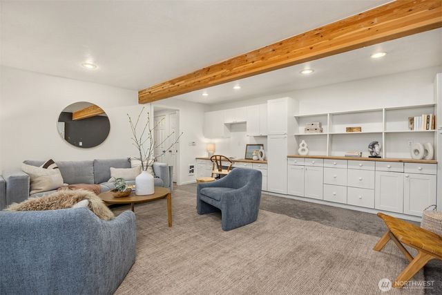 1585 NE Park View Drive, Bainbridge Island, WA 98110