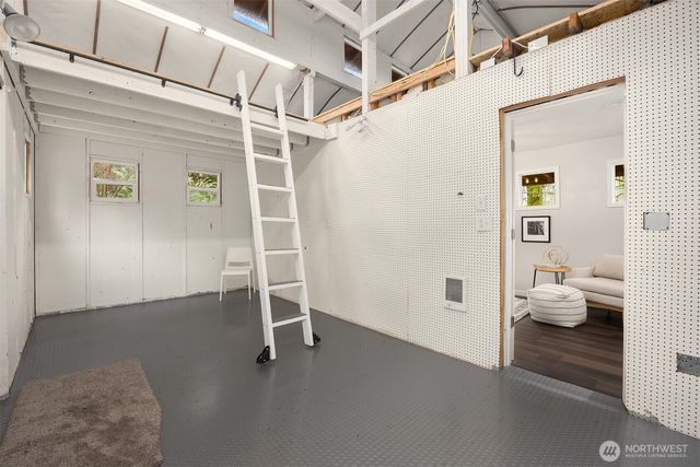 1585 NE Park View Drive, Bainbridge Island, WA 98110