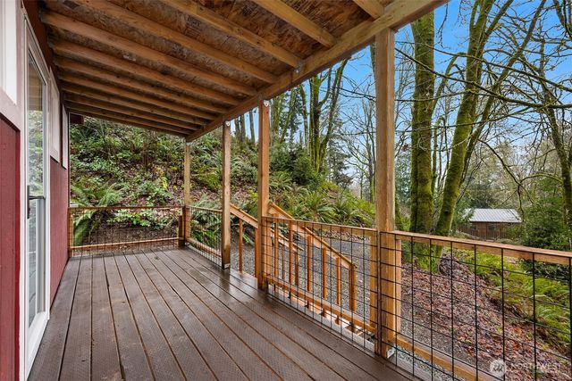1585 NE Park View Drive, Bainbridge Island, WA 98110