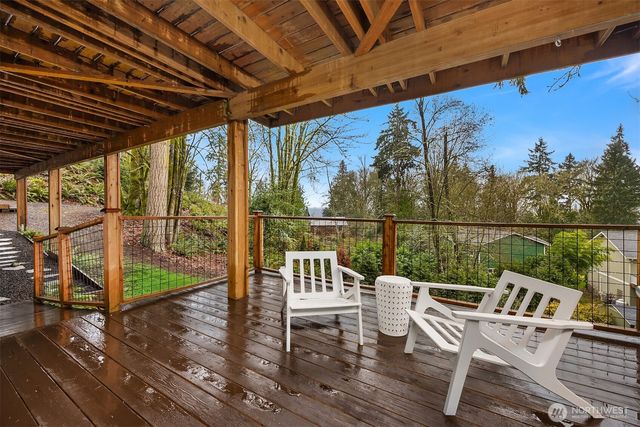 1585 NE Park View Drive, Bainbridge Island, WA 98110