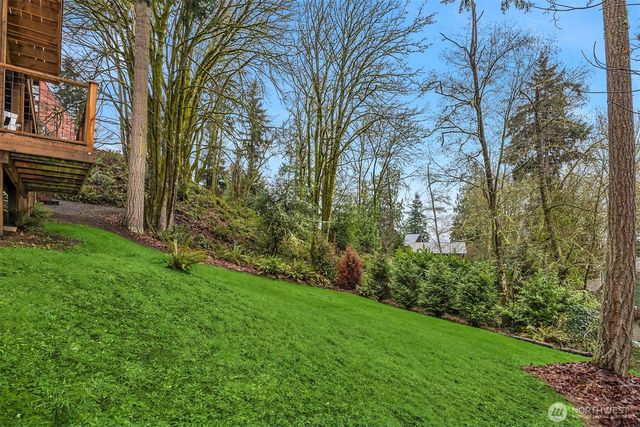 1585 NE Park View Drive, Bainbridge Island, WA 98110