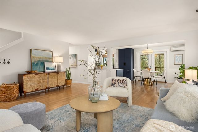 1585 NE Park View Drive, Bainbridge Island, WA 98110