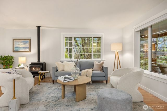 1585 NE Park View Drive, Bainbridge Island, WA 98110