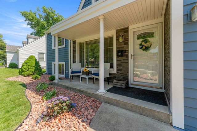 492 W Avery Street, Elmhurst, IL 60126