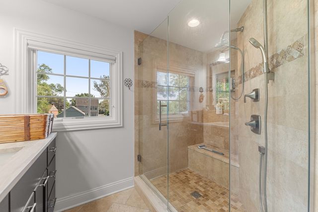 492 W Avery Street, Elmhurst, IL 60126