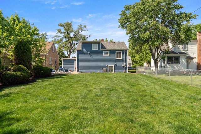 492 W Avery Street, Elmhurst, IL 60126