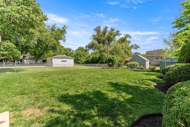 492 W Avery Street, Elmhurst, IL 60126