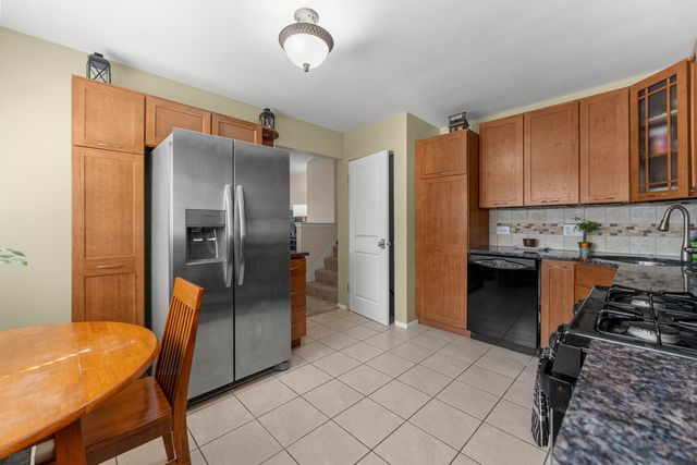 492 W Avery Street, Elmhurst, IL 60126