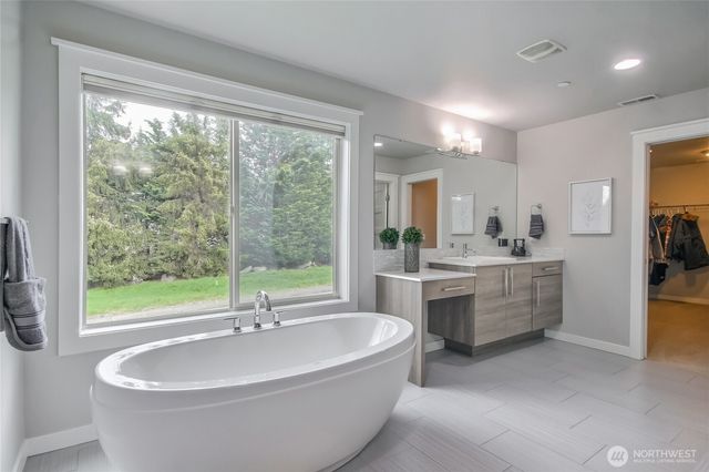 4425 S 352nd Lane, Auburn, WA 98001