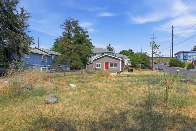 2929 E Jackson Ave, Spokane, WA 99207