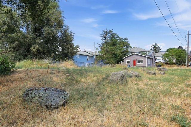 2929 E Jackson Ave, Spokane, WA 99207