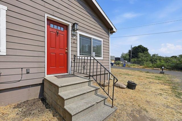 2929 E Jackson Ave, Spokane, WA 99207