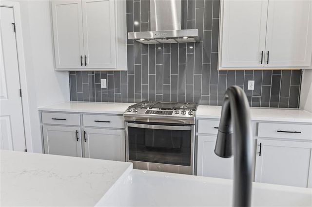 72 Clear Lake Parkway, Hoschton, GA 30548